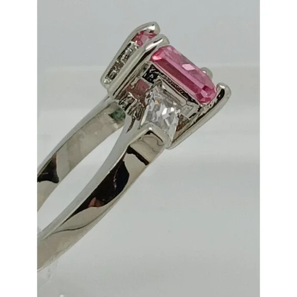 3.5 Ct Vintage 3-Stone White Gold Silver Tone Pink‎ Sim Diamond CZ Ring Size 10 - Picture 8 of 10